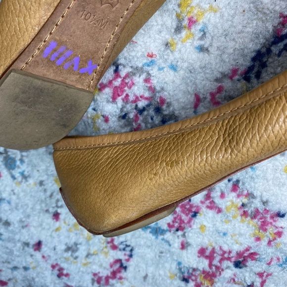 Tory Burch Royal Tan Box In Clines
Ballet Tumbled Leather Flats Sz 10.5 - Picture 9 of 13